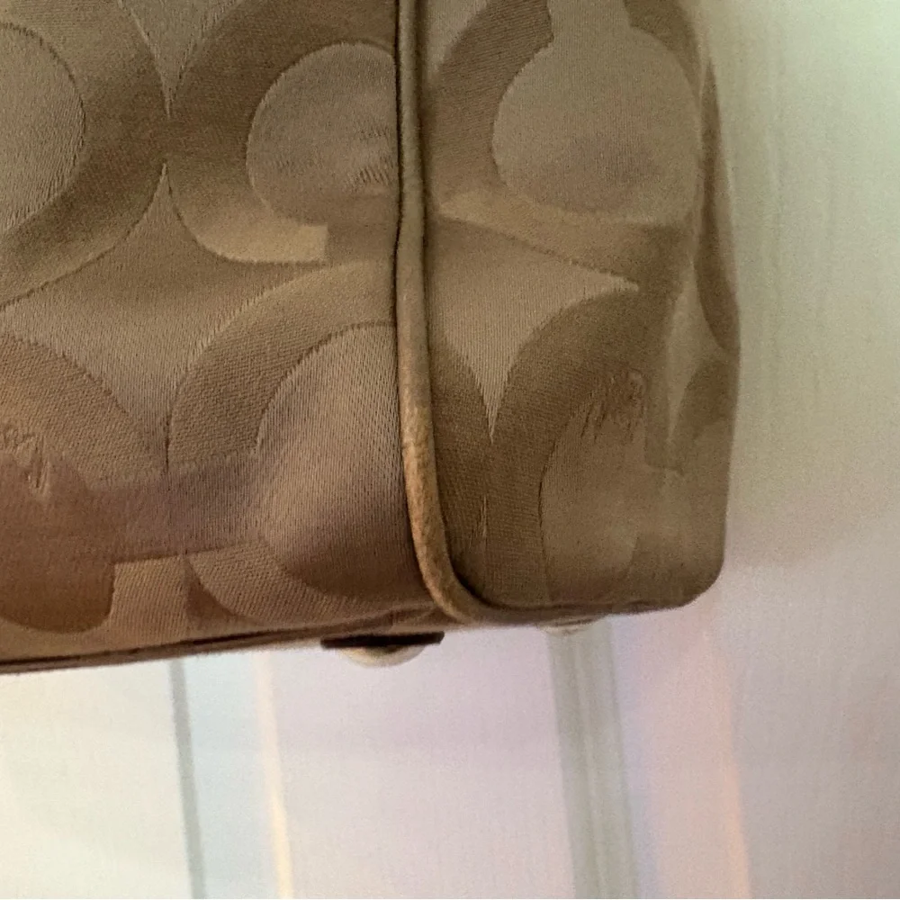 EUC Coach Signature Jacquard Satchel Tan Beige - Picture 9 of 13